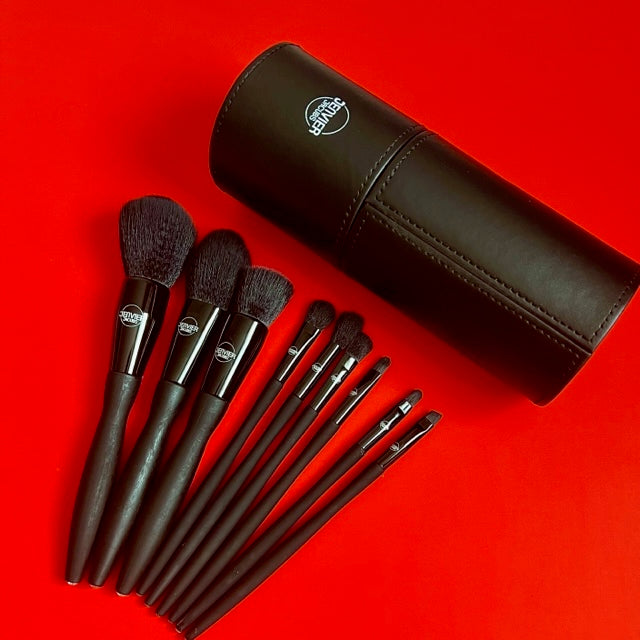 jenvierjacubs Bucket Brush Set