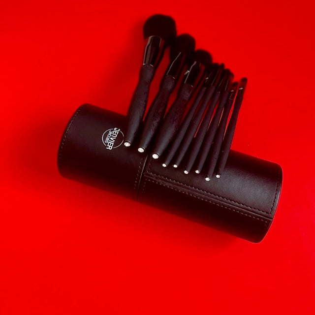 jenvierjacubs Bucket Brush Set