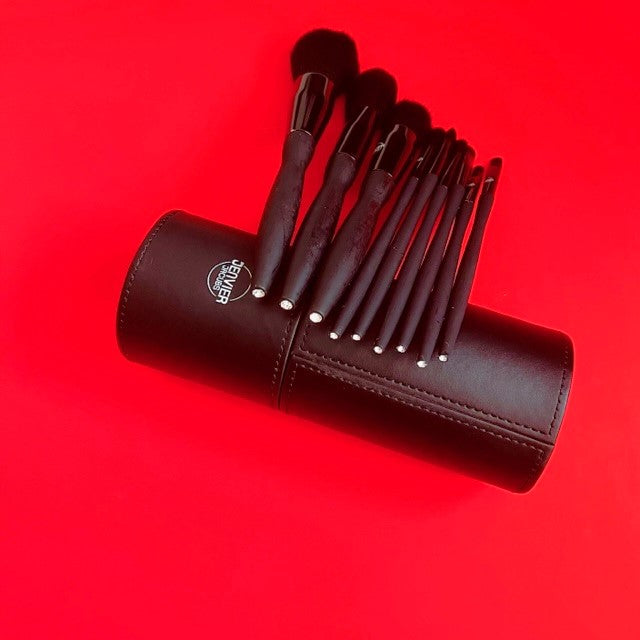 jenvierjacubs Bucket Brush Set