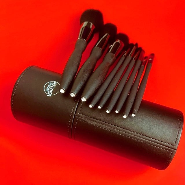jenvierjacubs Bucket Brush Set