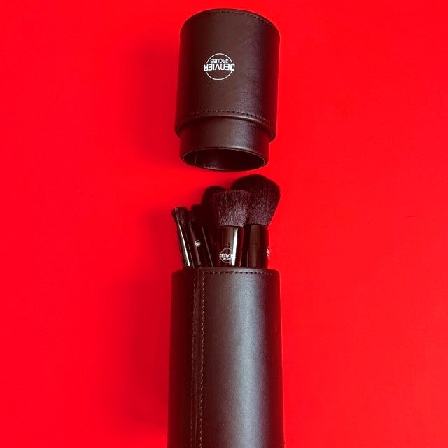 jenvierjacubs Bucket Brush Set