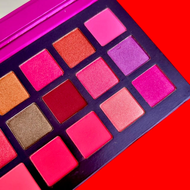 jenvierjacubs Bold and Beautiful Eyeshadow Palette