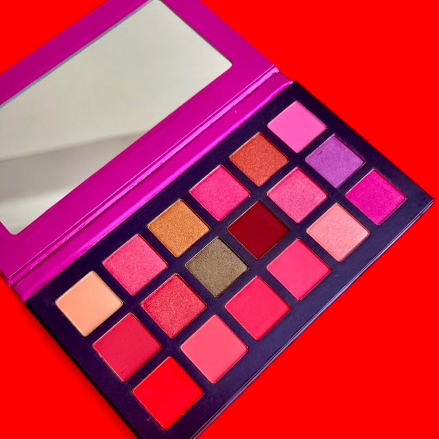jenvierjacubs Bold and Beautiful Eyeshadow Palette
