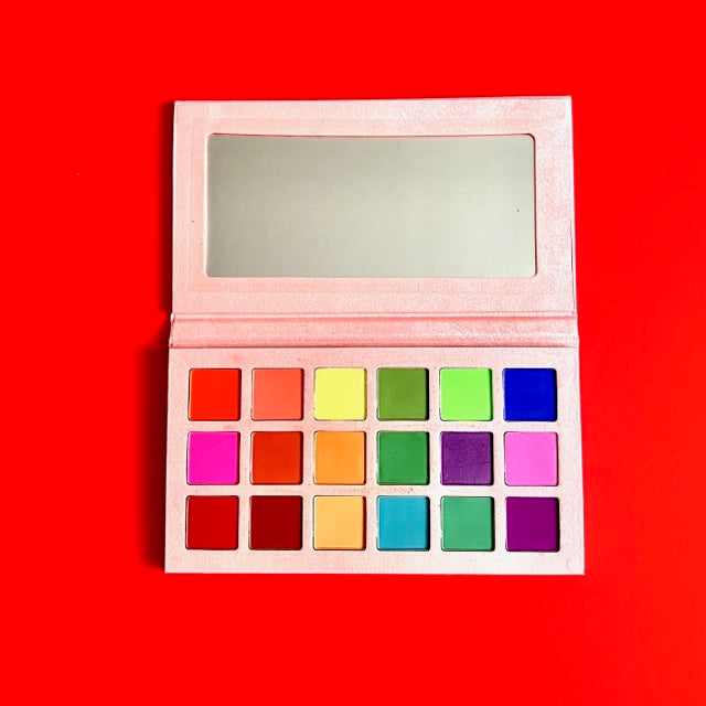 jenvierjacubs Bold and Strong Eyeshadow Palette