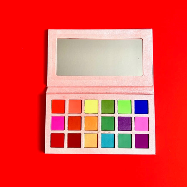 jenvierjacubs Bold and Strong Eyeshadow Palette