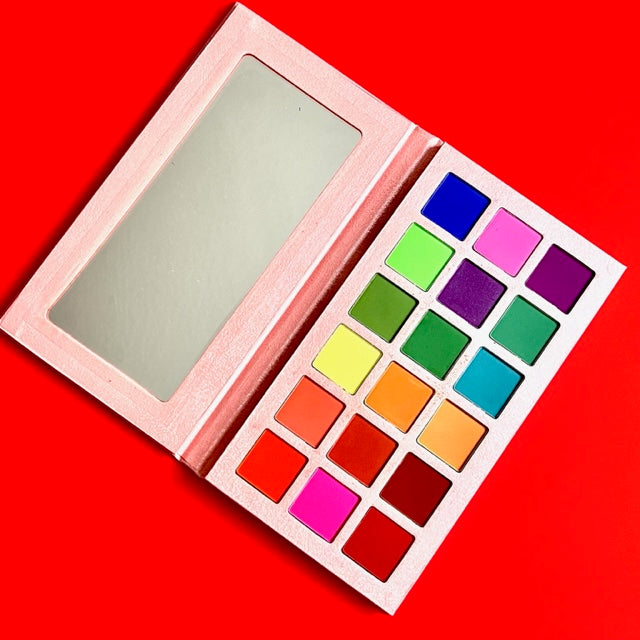 jenvierjacubs Bold and Strong Eyeshadow Palette