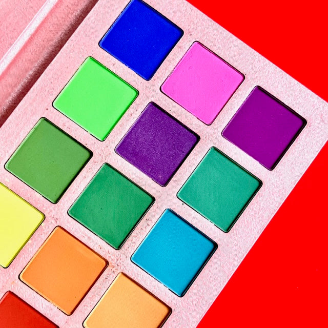 jenvierjacubs Bold and Strong Eyeshadow Palette