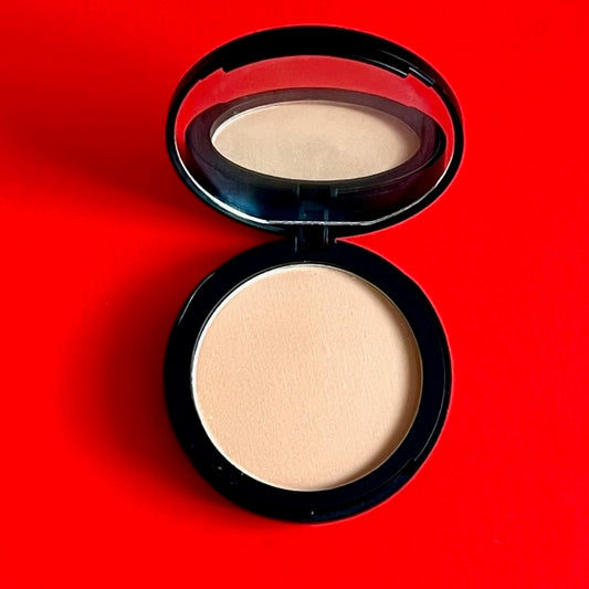 jenvierjacubs Sheer and Flawless Pressed Powder (3.Warm Brown)