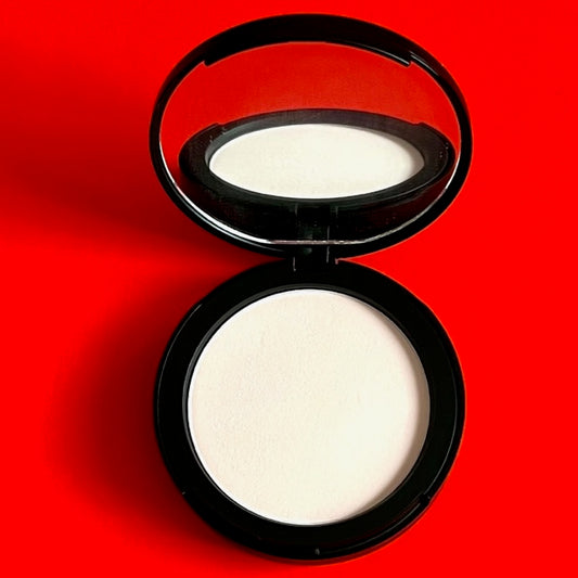 jenvierjacubs Sheer and Flawless Pressed Powder (1.Light)