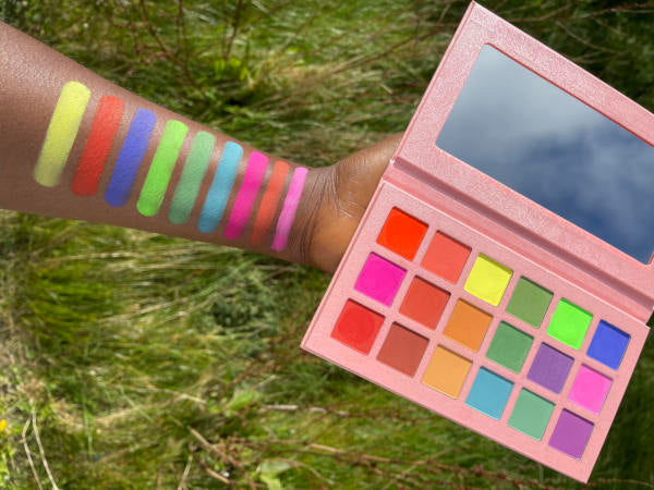 jenvierjacubs Bold and Strong Eyeshadow Palette